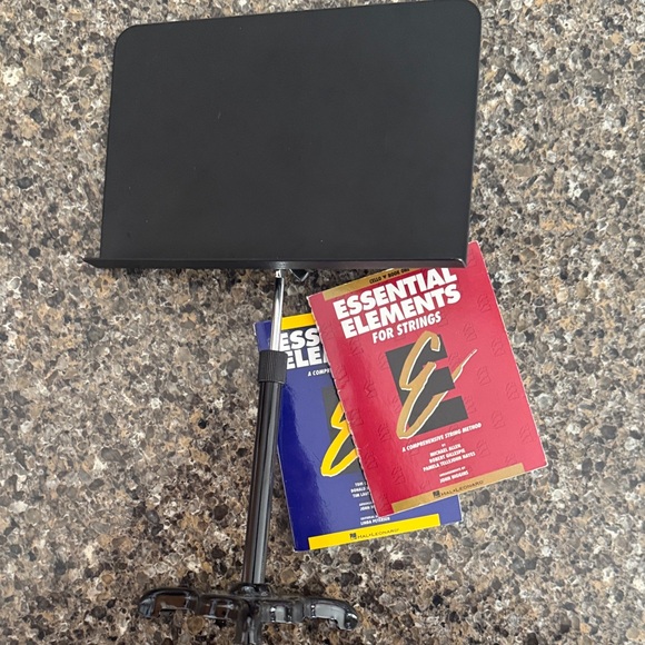 American Girl Doll Musical Instrument Set - Stand, Flute, Chart and 2 books - Picture 6 of 11